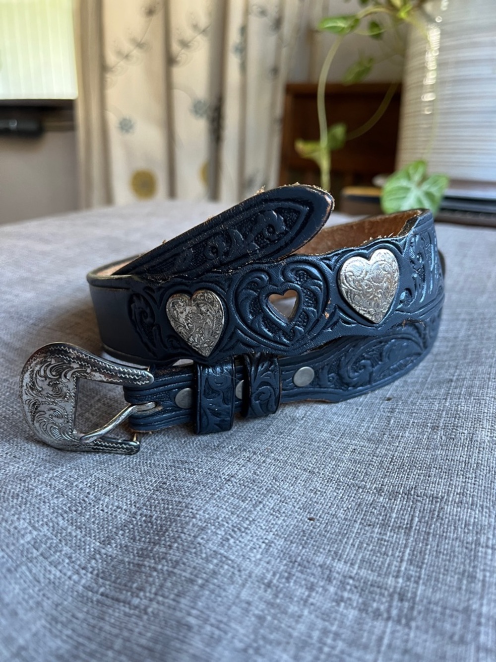 Vintage Silver Creek Collections Black and Silver Tone Leather Belt Cowgirl